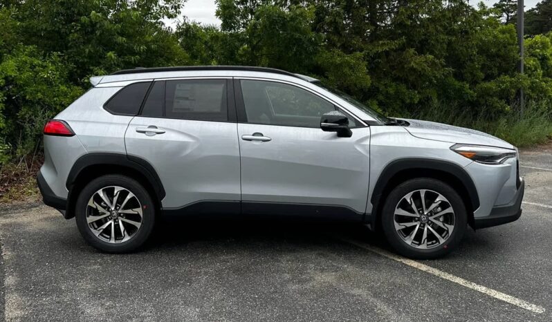 New 2025 Toyota Corolla Cross XLE full