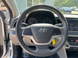 2017 Hyundai Elantra SE FWD full