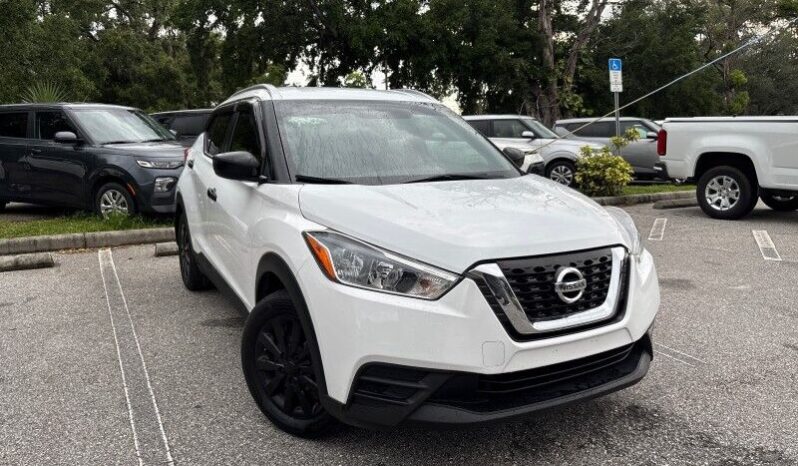 2019 Nissan Kicks S full