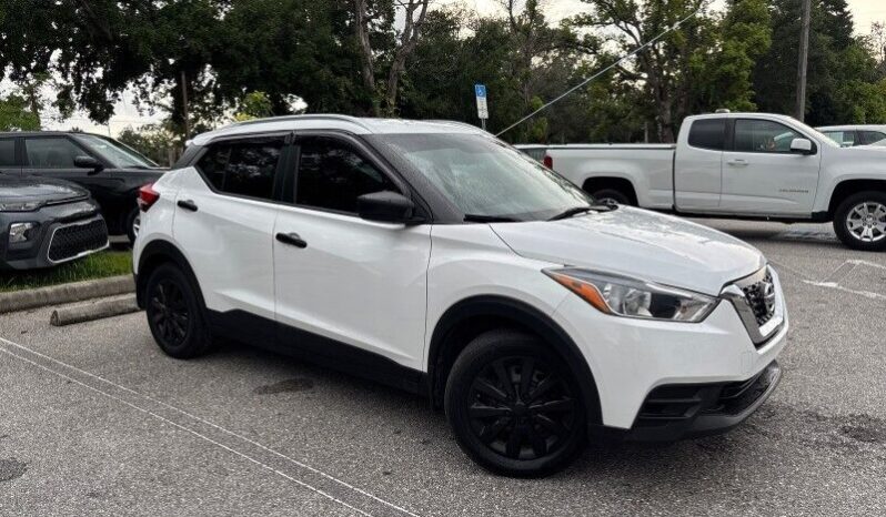 2019 Nissan Kicks S full