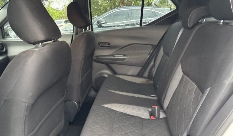 2019 Nissan Kicks S full
