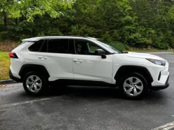 2021 Toyota RAV4 LE full