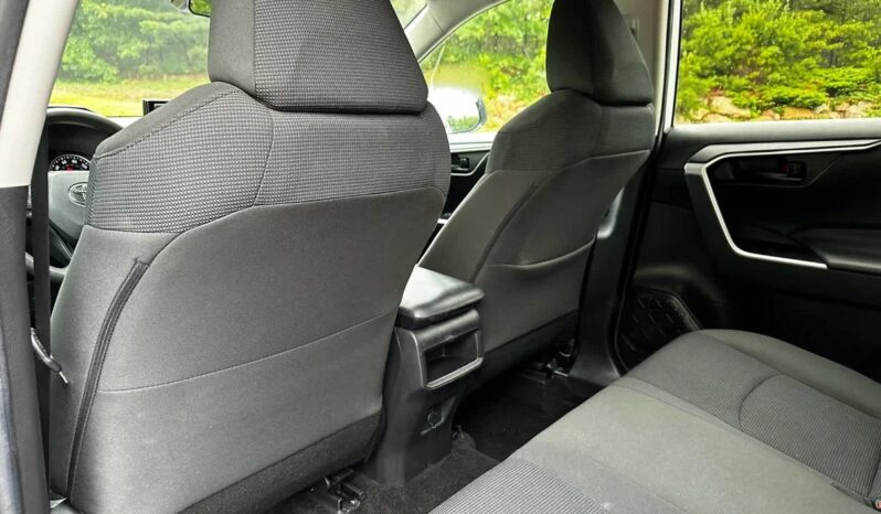 2021 Toyota RAV4 LE full