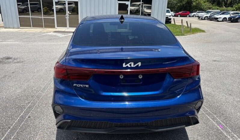 2022 Kia Forte LXS full