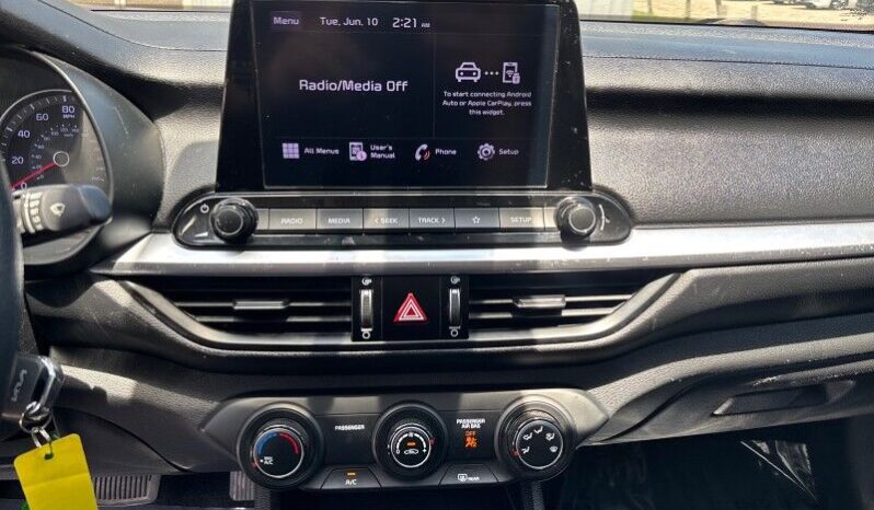 2022 Kia Forte LXS full