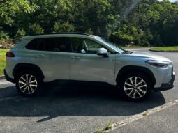 2022 Toyota Corolla Cross XLE full