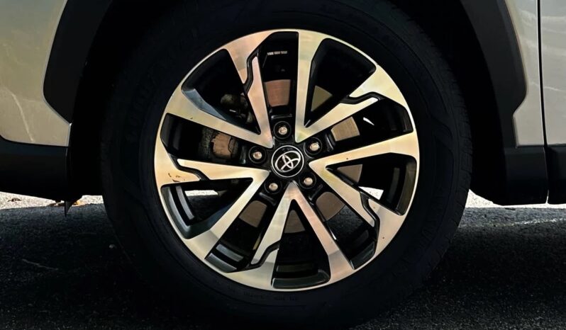 2022 Toyota Corolla Cross XLE full