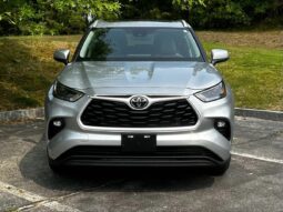 2023 Toyota Highlander XLE full
