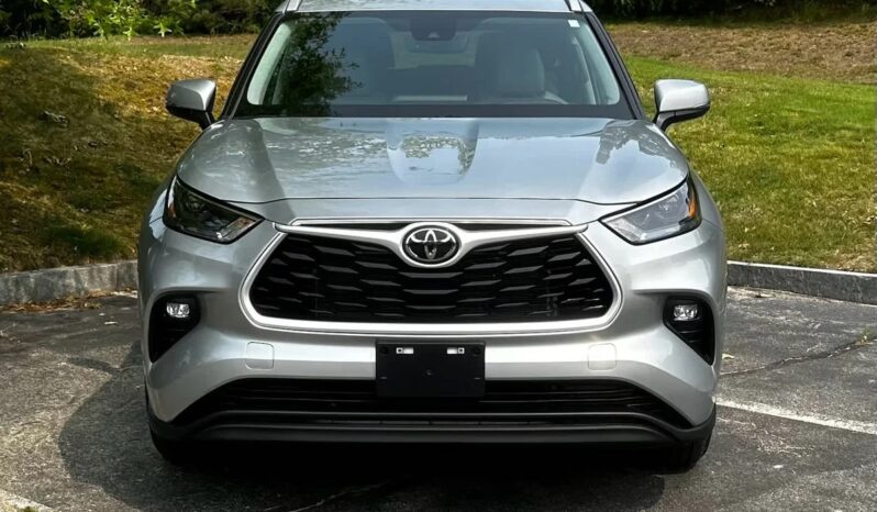 2023 Toyota Highlander XLE full