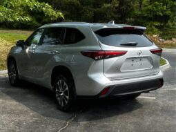 2023 Toyota Highlander XLE full