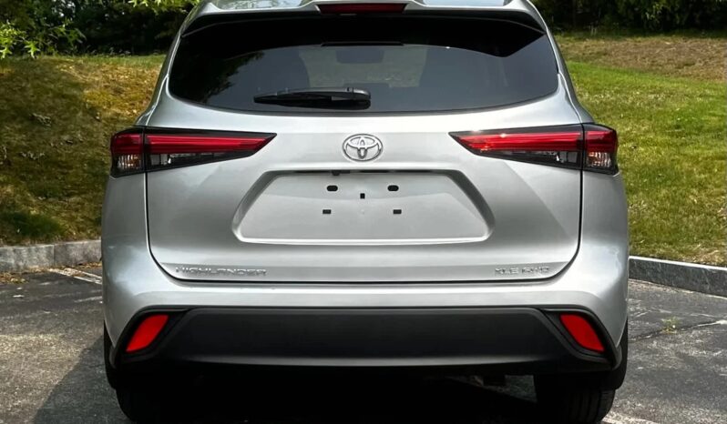 2023 Toyota Highlander XLE full