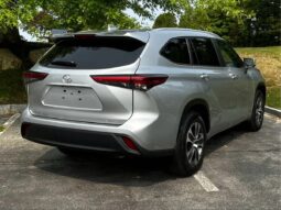 2023 Toyota Highlander XLE full