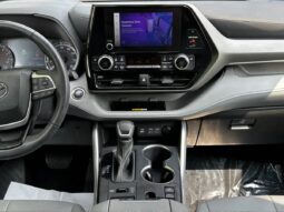 2023 Toyota Highlander XLE full