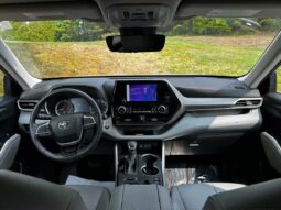 2023 Toyota Highlander XLE full
