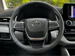 2023 Toyota Highlander XLE full