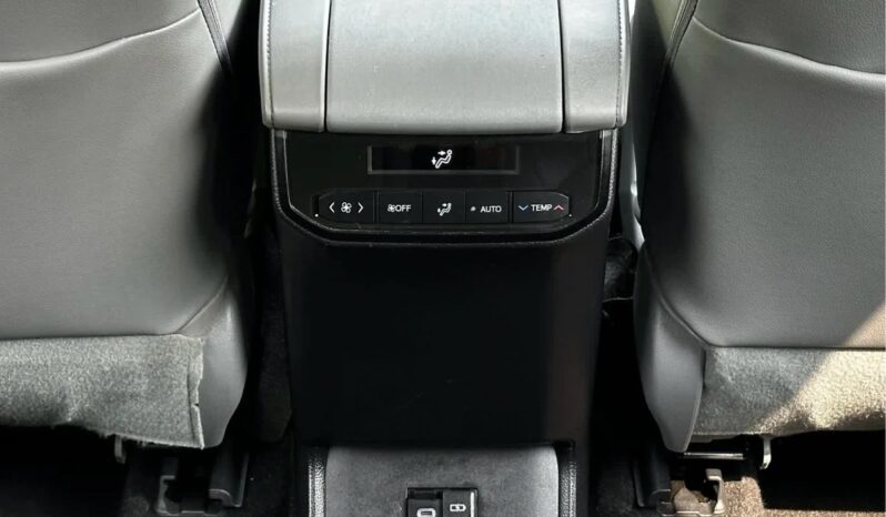 2023 Toyota Highlander XLE full