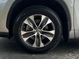 2023 Toyota Highlander XLE full