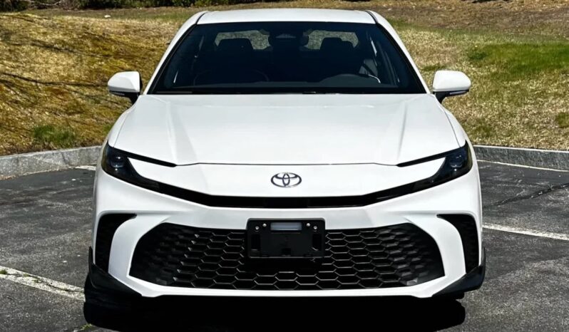 New 2025 Toyota Camry SE AWD Hybrid full