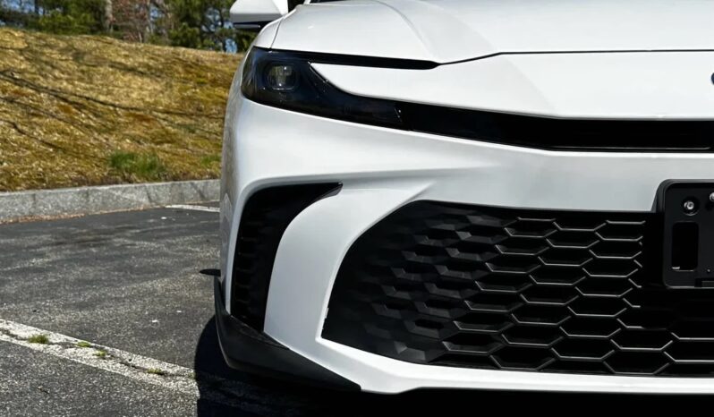 New 2025 Toyota Camry SE AWD Hybrid full