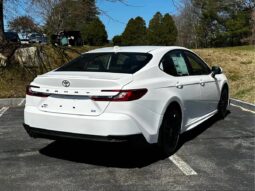 New 2025 Toyota Camry SE AWD Hybrid full