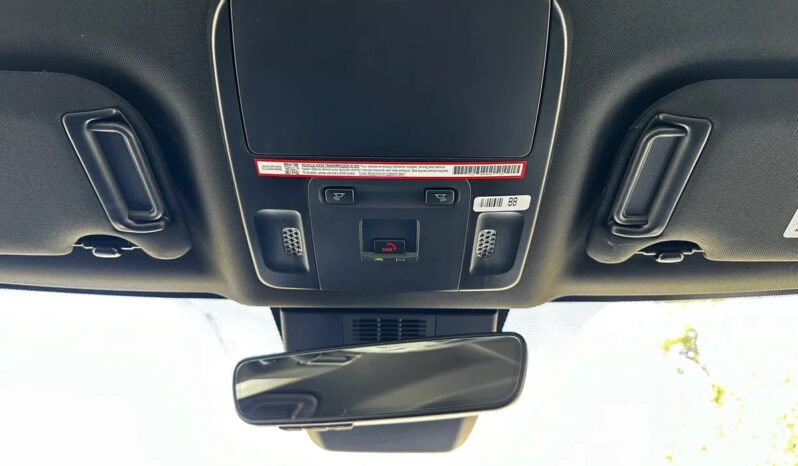 New 2025 Toyota Camry SE AWD Hybrid full