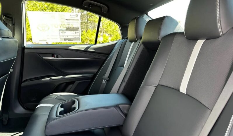New 2025 Toyota Camry SE AWD Hybrid full