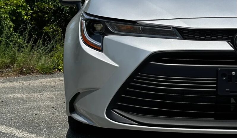 New 2025 Toyota Corolla LE full
