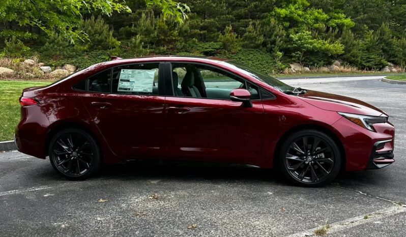 New 2025 Toyota Corolla SE FWD full