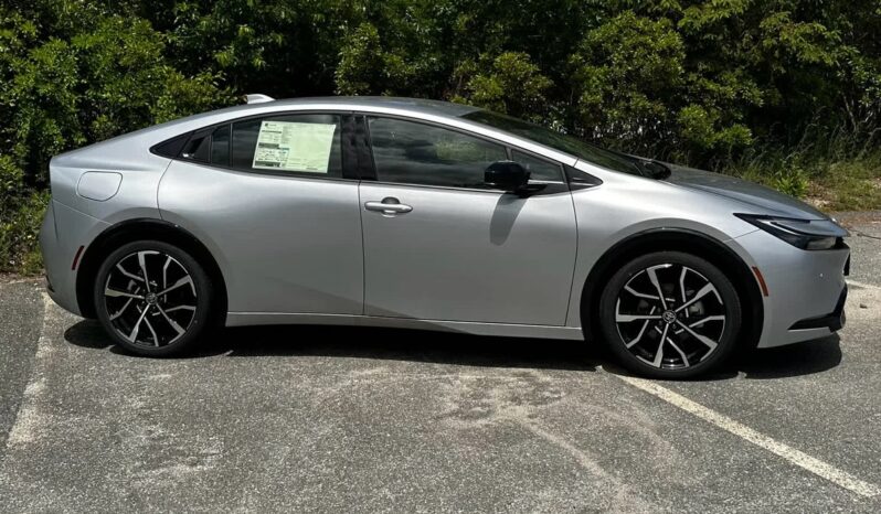 2025 Toyota Prius Plug-In XSE Hybrid full