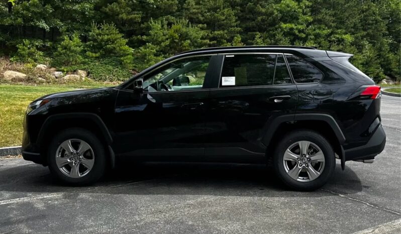 New 2025 Toyota RAV4 XLE AWD full