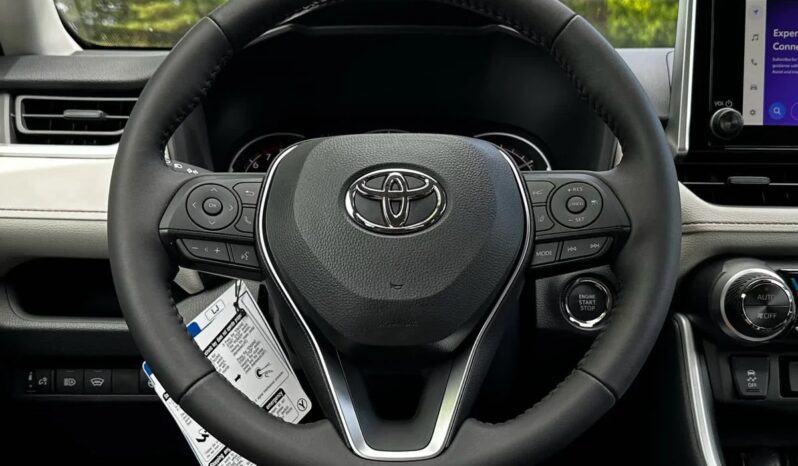 New 2025 Toyota RAV4 XLE AWD full
