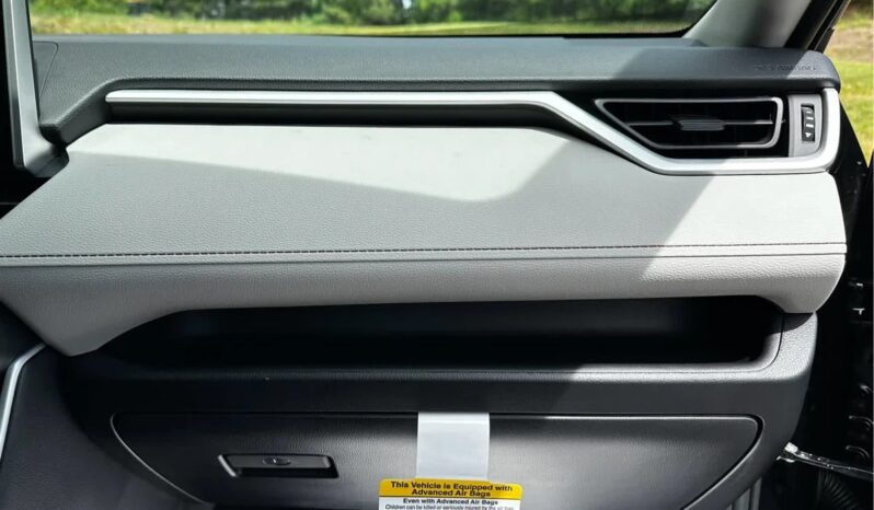New 2025 Toyota RAV4 XLE AWD full
