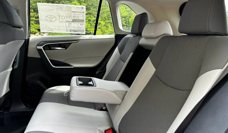 New 2025 Toyota RAV4 XLE AWD full