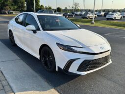 New 2025 Toyota Camry SE 2.5L White full