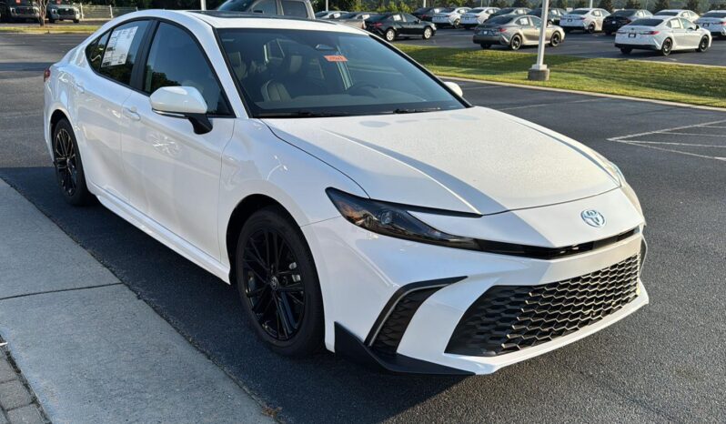New 2025 Toyota Camry SE 2.5L White full