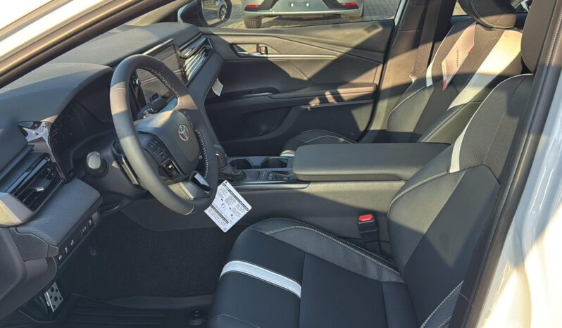 New 2025 Toyota Camry SE 2.5L White full