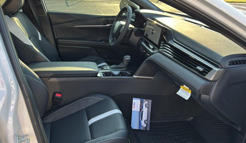 New 2025 Toyota Camry SE 2.5L White full