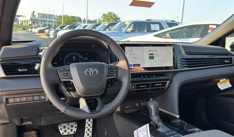 New 2025 Toyota Camry SE 2.5L White full
