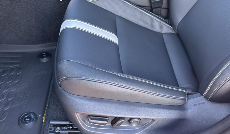 New 2025 Toyota Camry SE 2.5L White full