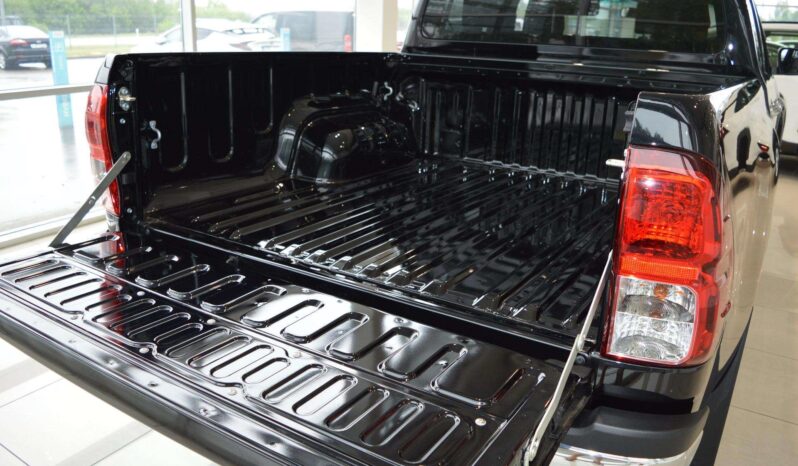 2019 Toyota Hilux 2.4L Double Cabin full