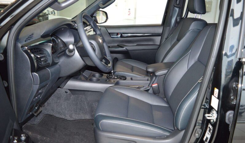 2019 Toyota Hilux 2.4L Double Cabin full
