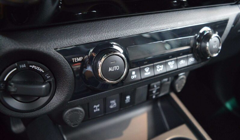 2019 Toyota Hilux 2.4L Double Cabin full