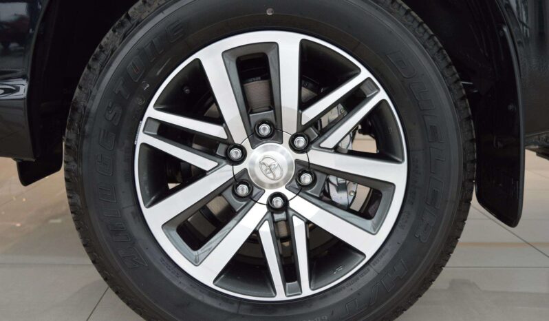 2019 Toyota Hilux 2.4L Double Cabin full