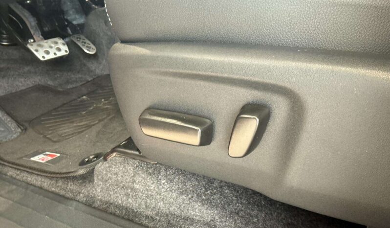 New 2025 Toyota Hilux GR Sport 2.8L 4X4 full