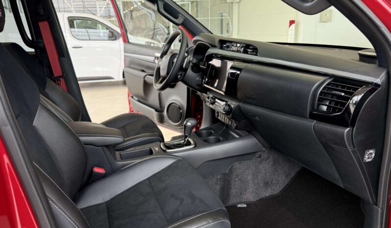 New 2025 Toyota Hilux GR Sport 2.8L 4X4 full