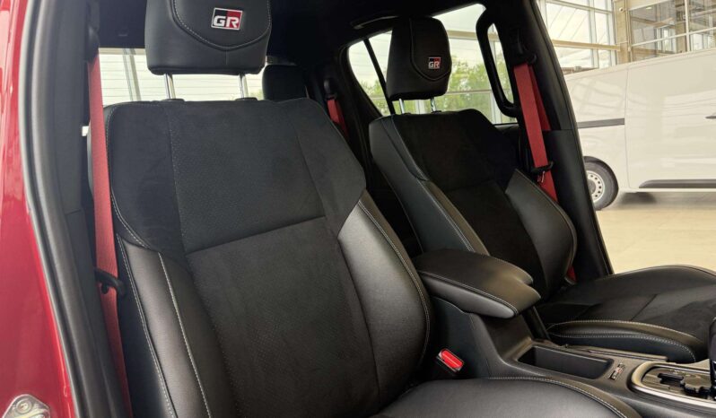 New 2025 Toyota Hilux GR Sport 2.8L 4X4 full