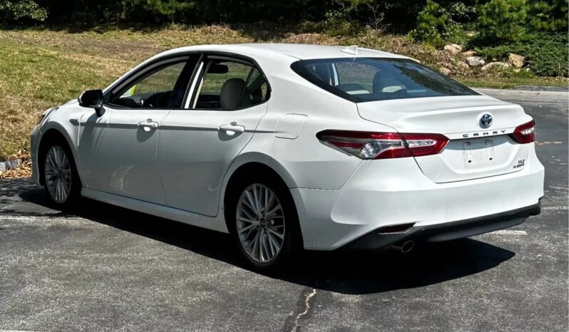 2019 Toyota Camry Hybrid XLE full