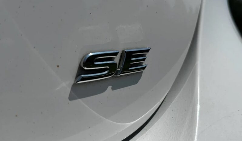 2019 Toyota Camry SE full