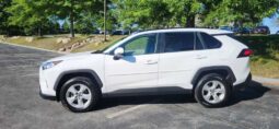 2021 Toyota RAV4 XLE full