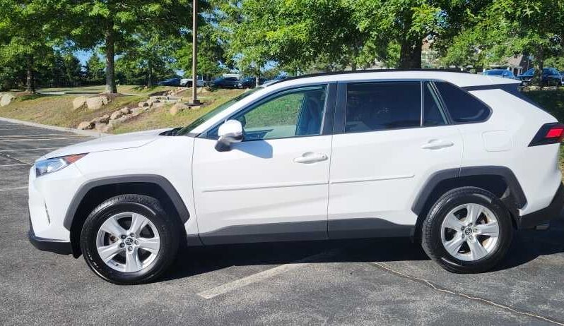 2021 Toyota RAV4 XLE full
